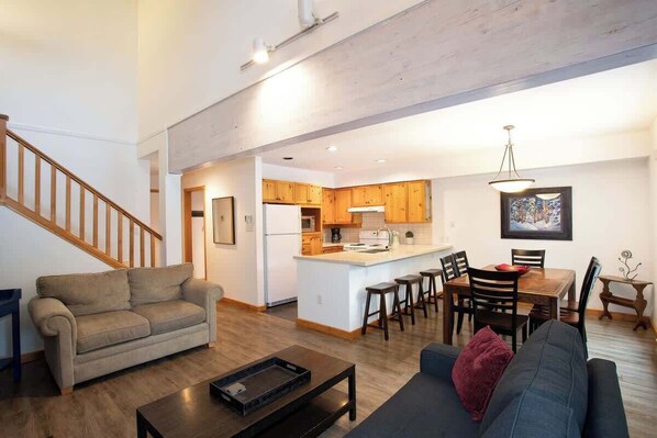 TV, fireplace, offices