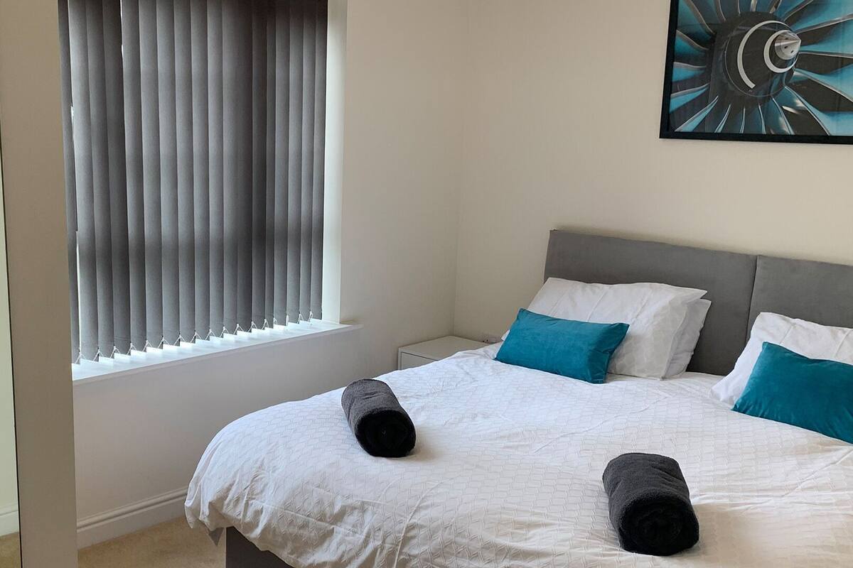 2 bedrooms, premium bedding, WiFi (free), bed sheets