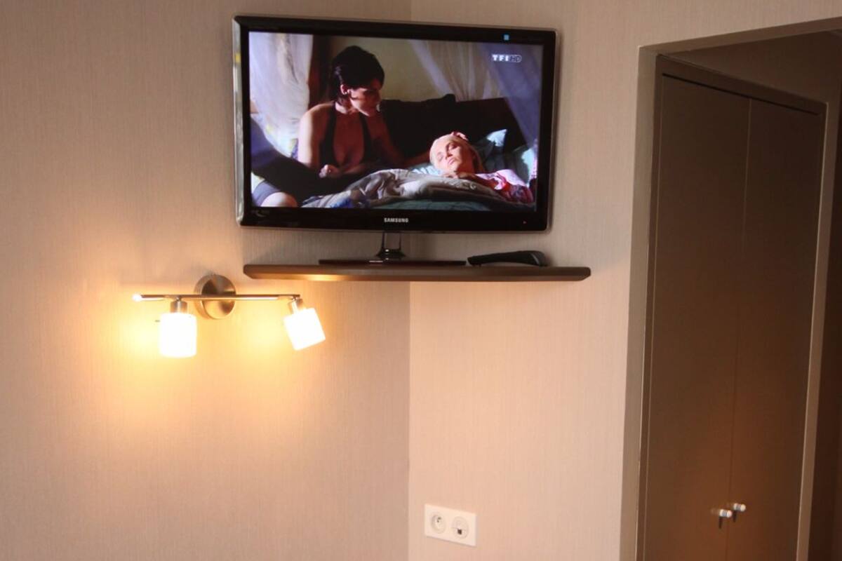 TV