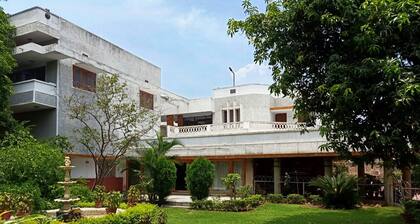 Alu Villa - The HomeAway on Mayo College Road