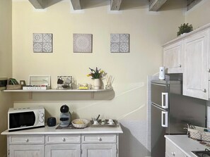 Classic-huoneisto | Yksityinen keittiö | Espressokone, kahvin-/teenkeitin, vedenkeitin