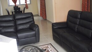 Villa, 3 Bedrooms | Living area - Résidence Leoblais (Douala)