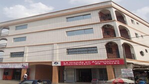 Front of property - Résidence Leoblais (Douala)