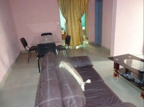 Apartment, 2 Bedrooms | Living area - Résidence Leoblais (Douala)