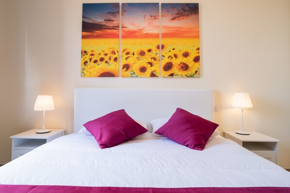 خزنة داخل الغرفة ومكتب وواي فاي مجانًا وملاءات أسرّة