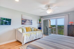 3 bedrooms, iron/ironing board, WiFi, bed sheets - Carolina Treat: Oceanfront Townhome, Shared Pool. (Nags Head)