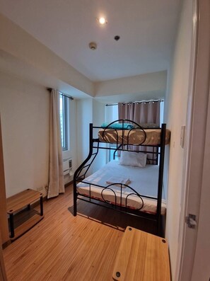 1 bedroom, free WiFi - 17floor 2 bedroom pool view @ Santorini  (Parañaque)