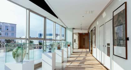 Hisilk Artwork Center Fliport Coso Hotel