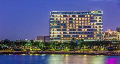 Hisilk Artwork Center Fliport Coso Hotel