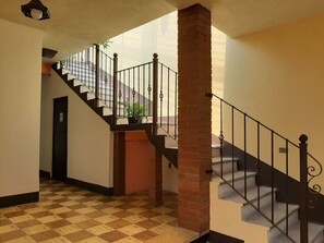 Terrace/patio - Hotel Vista San Francisco (Antigua Guatemala)