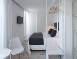 Executive Room, Balcony, City View | Premium bedding, down comforters, pillowtop beds, minibar - Palacio Paz Hotel (Buenos Aires)
