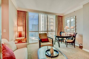 Televisión, oficina