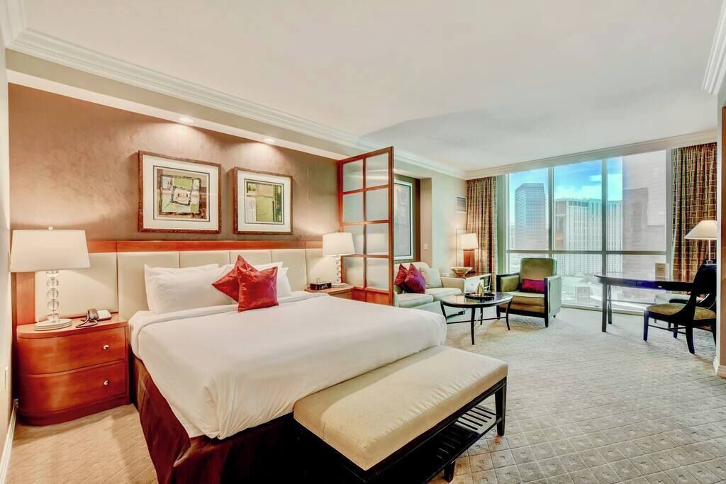 Spacious Suite with a Luxurious KING BED