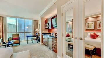 1 bedroom, in-room safe, desk, iron/ironing board
