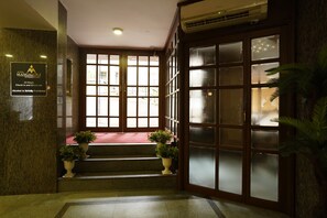 Interior entrance - Hotel Mangalore International (Mangaluru)