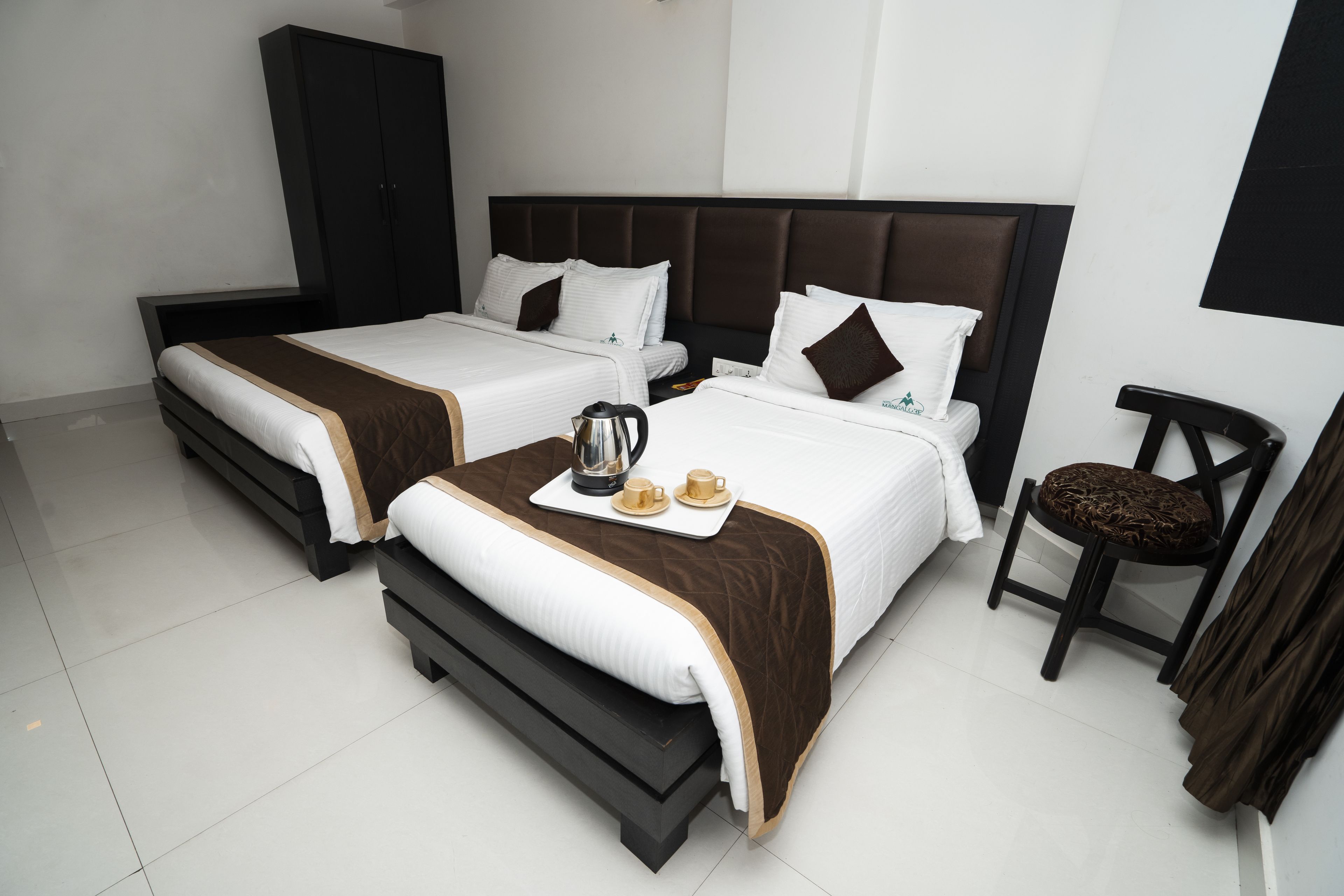 Executive Family A/C Suite | 1 bedroom, free WiFi, bed sheets