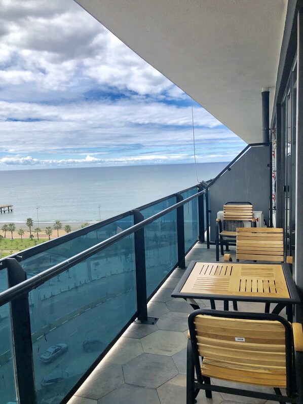 تناول الطعام بالخارج