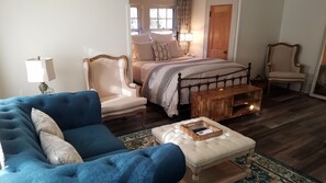 1 bedroom, iron/ironing board, WiFi, bed sheets - Your Montford Nest, A private cozy retreat. (Asheville)