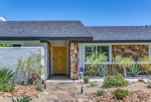 Exterior - South Palm Springs Vacation Home with Amazing Views (Palm Springs)