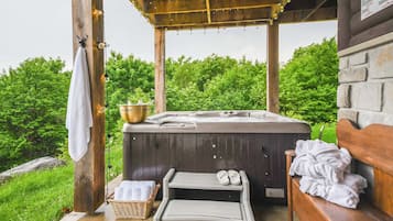 Bain à remous extérieur