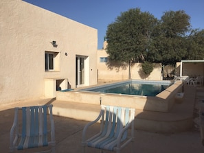 Exterior - independent villa with private pool, covered parking (Ghizen)
