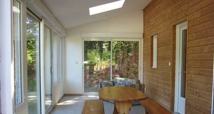 ----Chalet en bois bio sans vis-Ă -vis 2500 m2 de terrain 6 kms de la mer