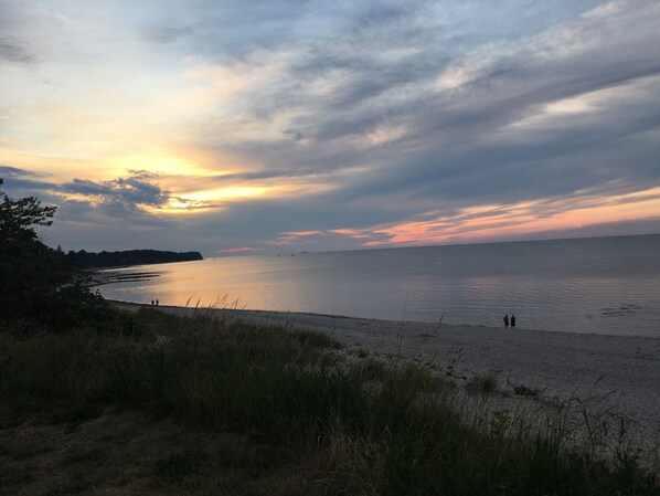 Beach - Cozy "old school" danish cottage 900 m from beautiful sandy beach (Dronningmølle)