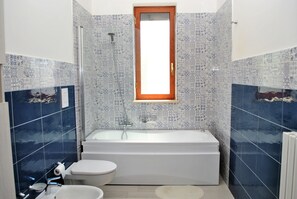 Dusche, Whirlpool, Hydromassagedusche, Haartrockner