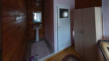 Family Villa | Bathroom | Slippers, towels