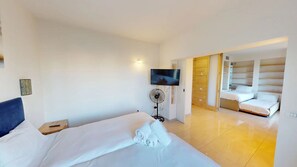 3 Schlafzimmer, Zimmersafe, Schreibtisch, Bügeleisen/Bügelbrett