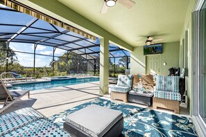 Outdoor pool - Solterra Sunshine - extra large pool/spa faces South- views - game room, resort (Davenport)