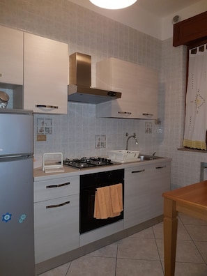 Private kitchen - The closest flat to Pescara Airport! (Sambuceto, Chieti)