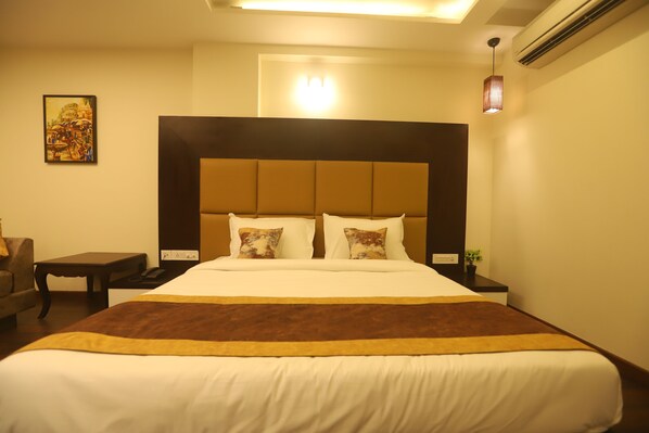 Living area - Hotel White Cloud (Ahmedabad)