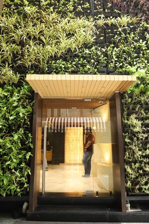 Property grounds - Hotel White Cloud (Ahmedabad)