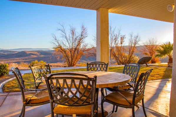 patio dining