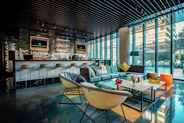 Lobby - Ola Santiago Providencia, Tapestry Collection by Hilton (Santiago)