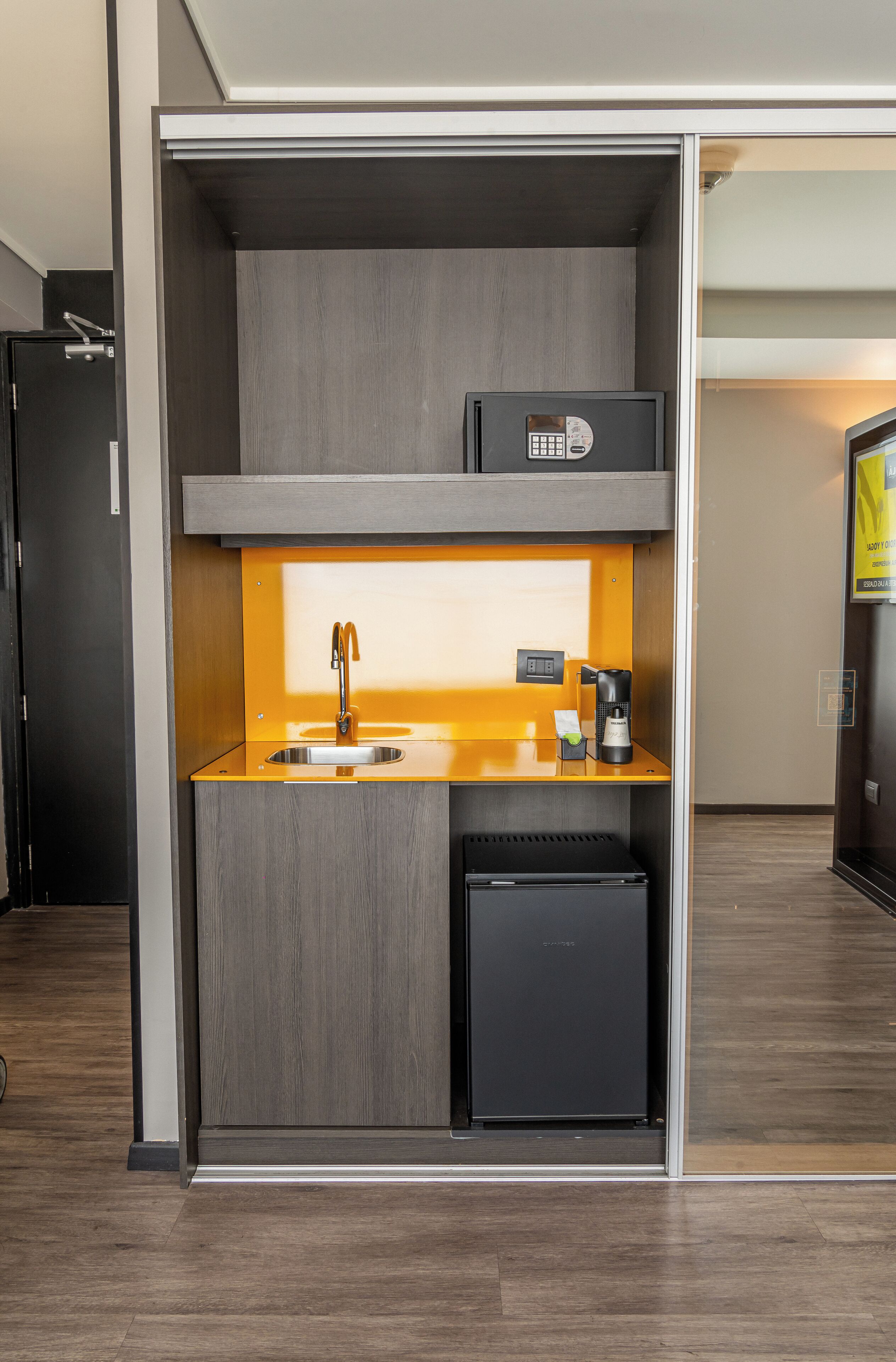 junior suite, 1 king bed | premium bedding, minibar, in-room safe, laptop workspace