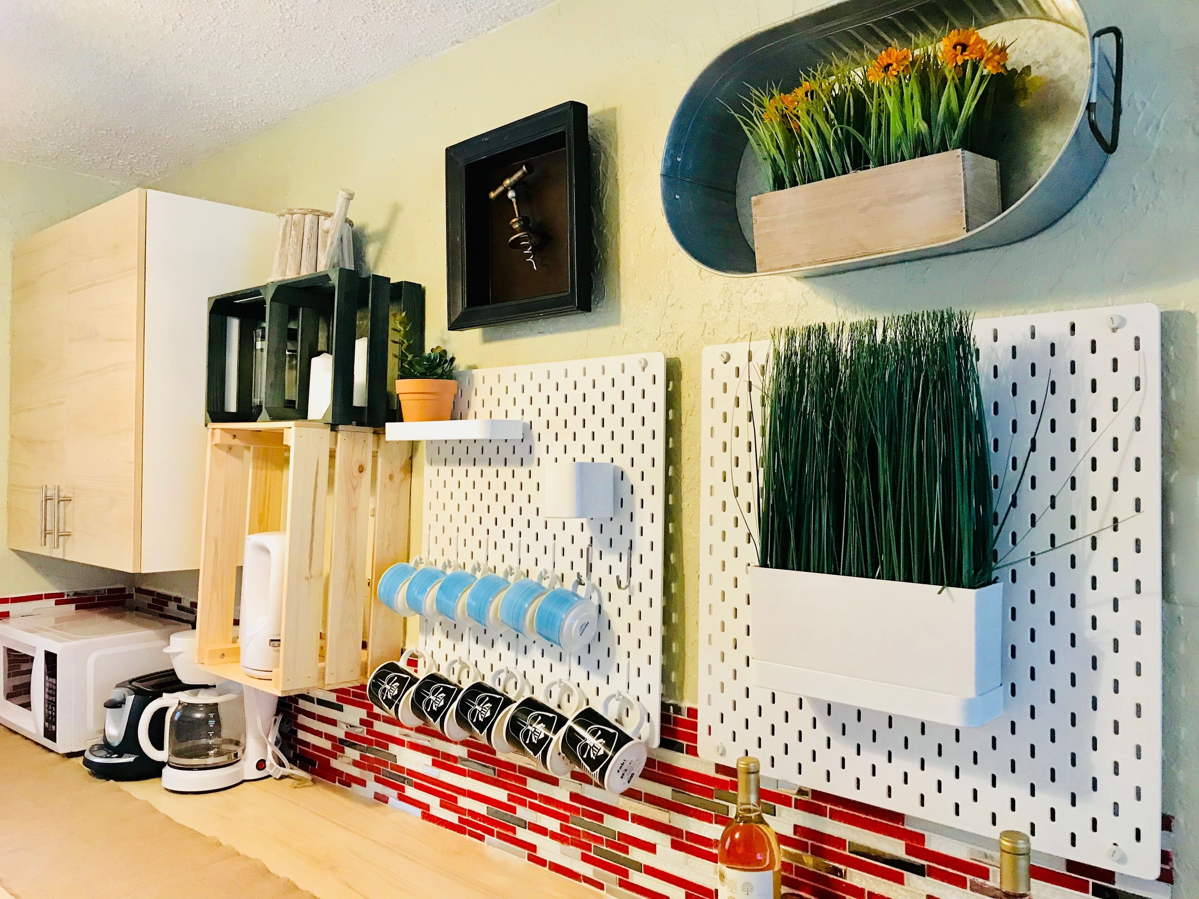 Family Apartment/2 miles to beach/East Hollywood/Sleep 8/Free Parking/BBQ/J-8
