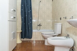 Bathtub