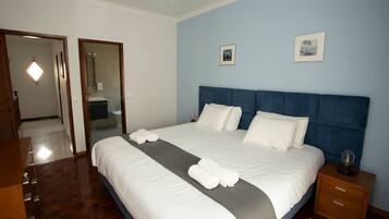 3 bedrooms, soundproofing, iron/ironing board, internet