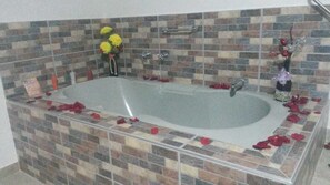 Romantisches Doppelzimmer | Badezimmer | Dusche