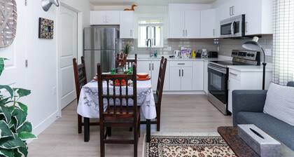 Tasteful 2 Bedroom Suite near Marine Gateway by Elevate Rooms