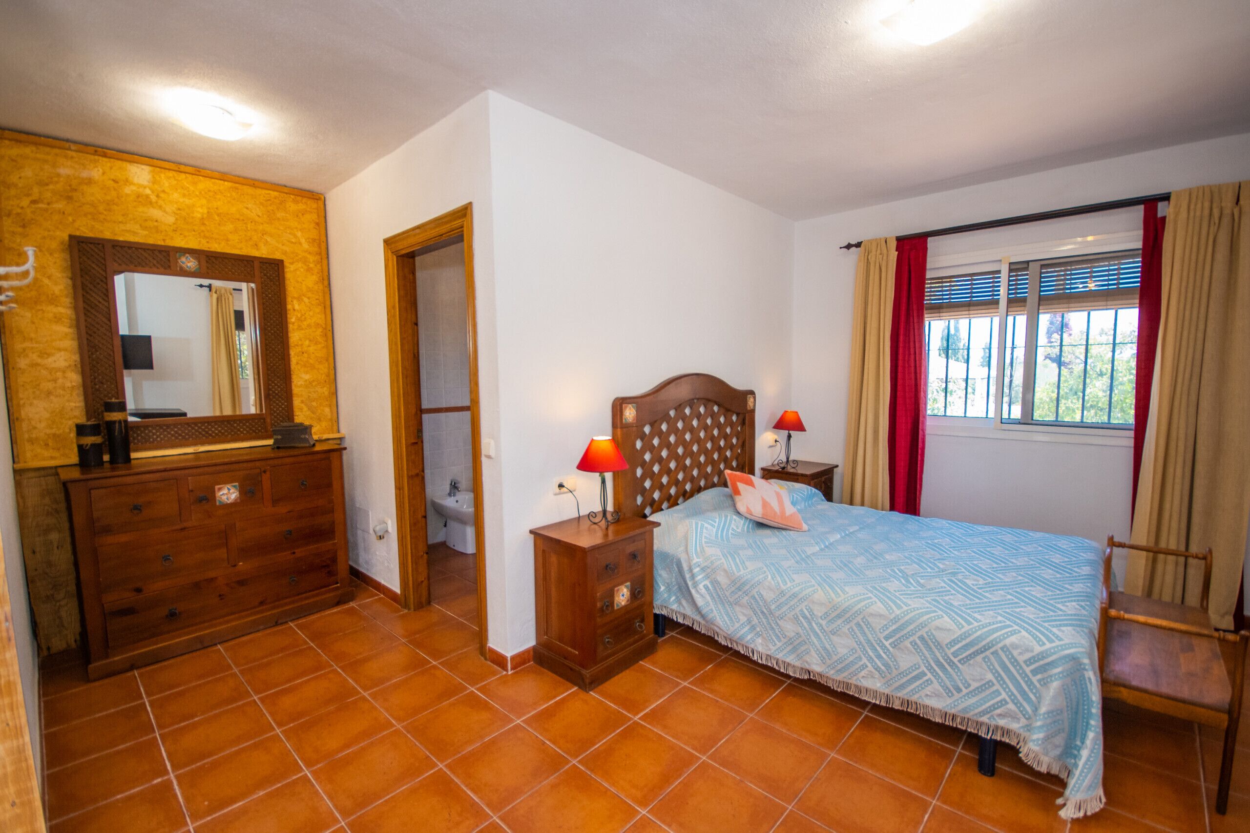 1 slaapkamer, een strijkplank/strijkijzer, gratis wifi, beddengoed