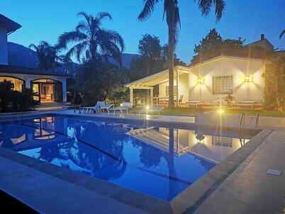 Apartment in a luxurious property in Mondello relaxing and discover Sicily 