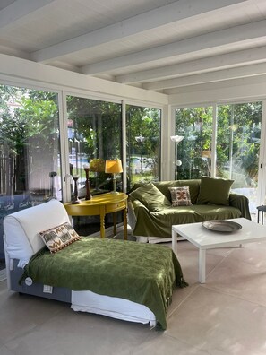 Smart TV, DVD player, books, video library