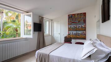 2 camere, lenzuola Frette, una cassaforte in camera, una scrivania