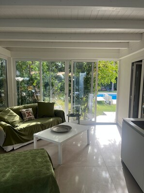 Smart TV, DVD player, books, video library