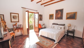 2 bedrooms, Frette Italian sheets, in-room safe, desk