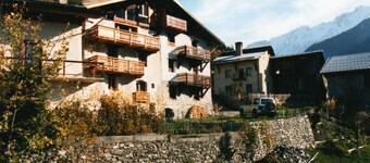 CHALET FARM TANNERIE  sauna fireplace 200m walking to ski lift Peisey-Vallandry