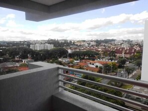 Eenvoudig appartement | Uitzicht vanaf balkon